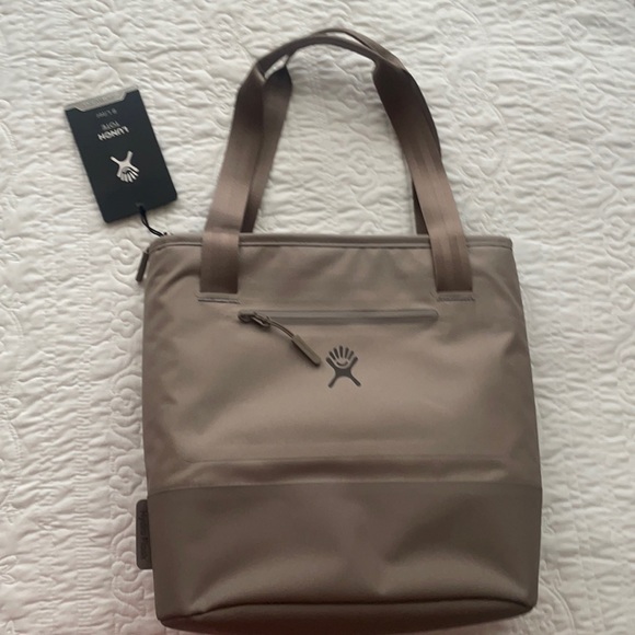 hydro flask 8l lunch tote stores
